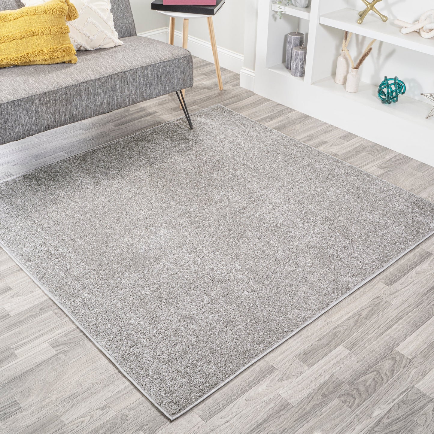 JONATHAN Y Tumbling Solid Low-Pile Area Rug