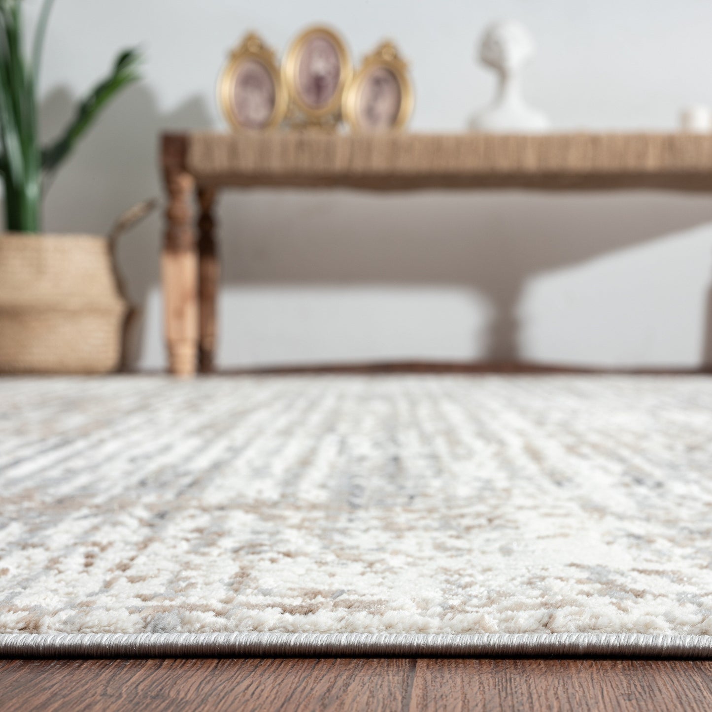 Tapis à rayures abstraites modernes et contemporaines à poils longs Lumina