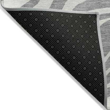 Machine Washable Indoor/ Outdoor Modern Animal Print Chantille Rug