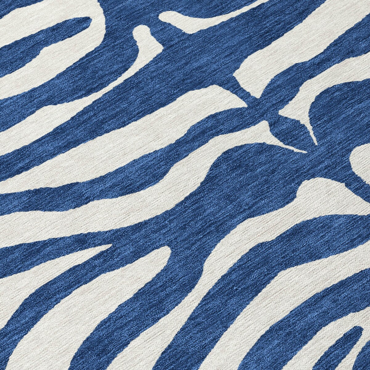 Machine Washable Indoor/ Outdoor Modern Animal Print Chantille Rug