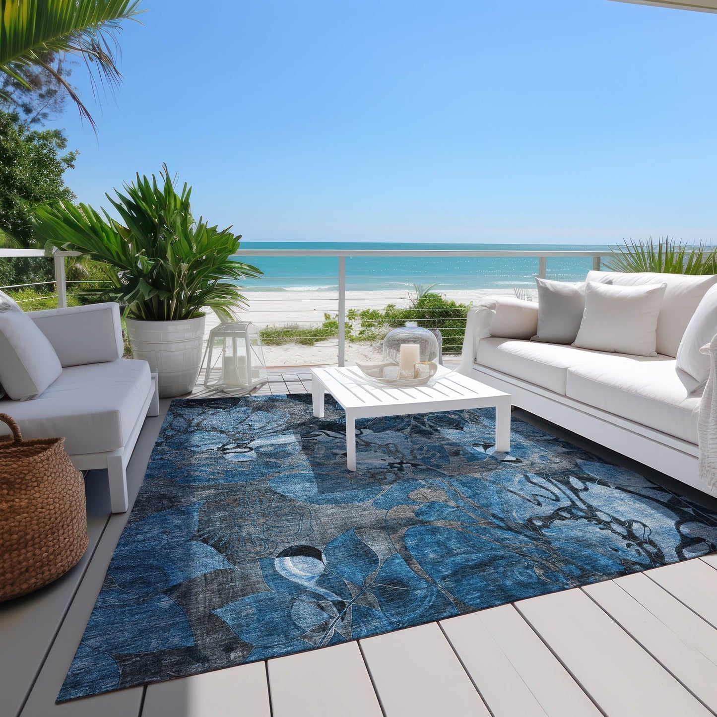 Machine Washable Indoor/ Outdoor Modern Floral Chantille Rug