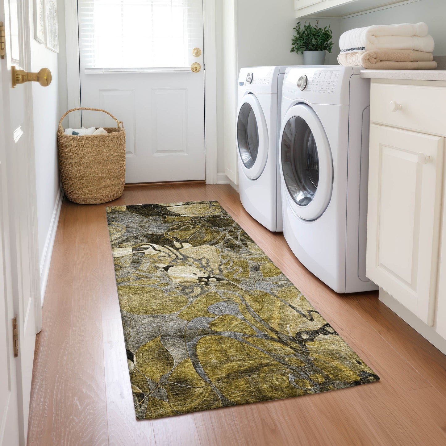 Machine Washable Indoor/ Outdoor Modern Floral Chantille Rug
