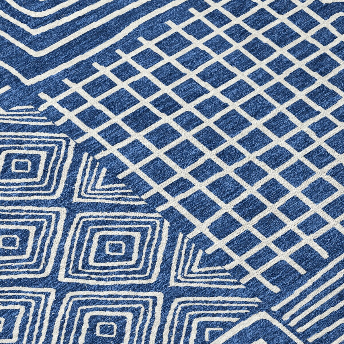 Machine Washable Indoor/ Outdoor Modern Mosaic Chantille Rug