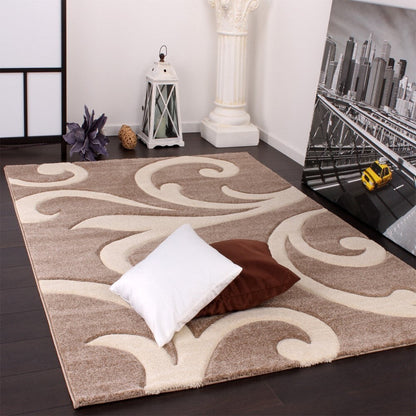 Tapis moderne à motif floral avec contour découpé