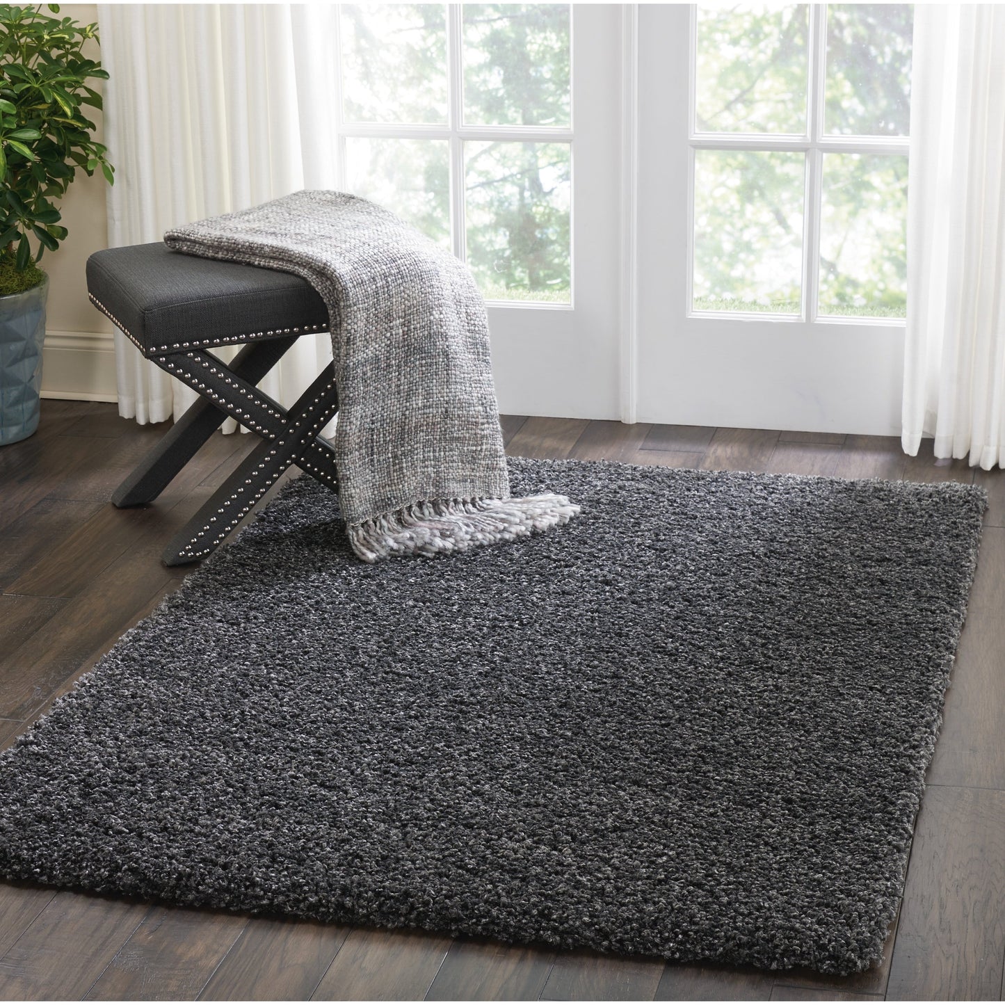 Tapis moderne en peluche solide Nourison Malibu Shag