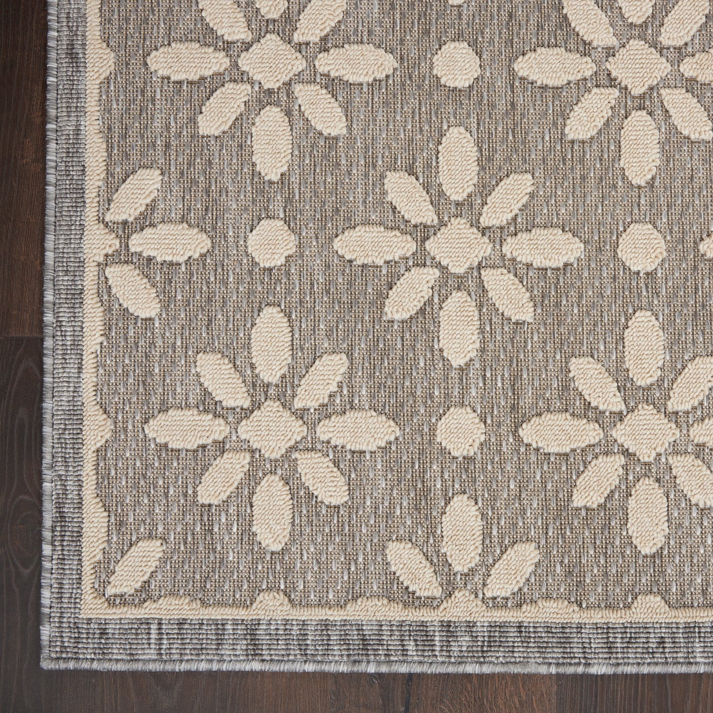 Tapis d'intérieur et d'extérieur géométrique moderne à motif floral et haut-bas Nourison Palamos