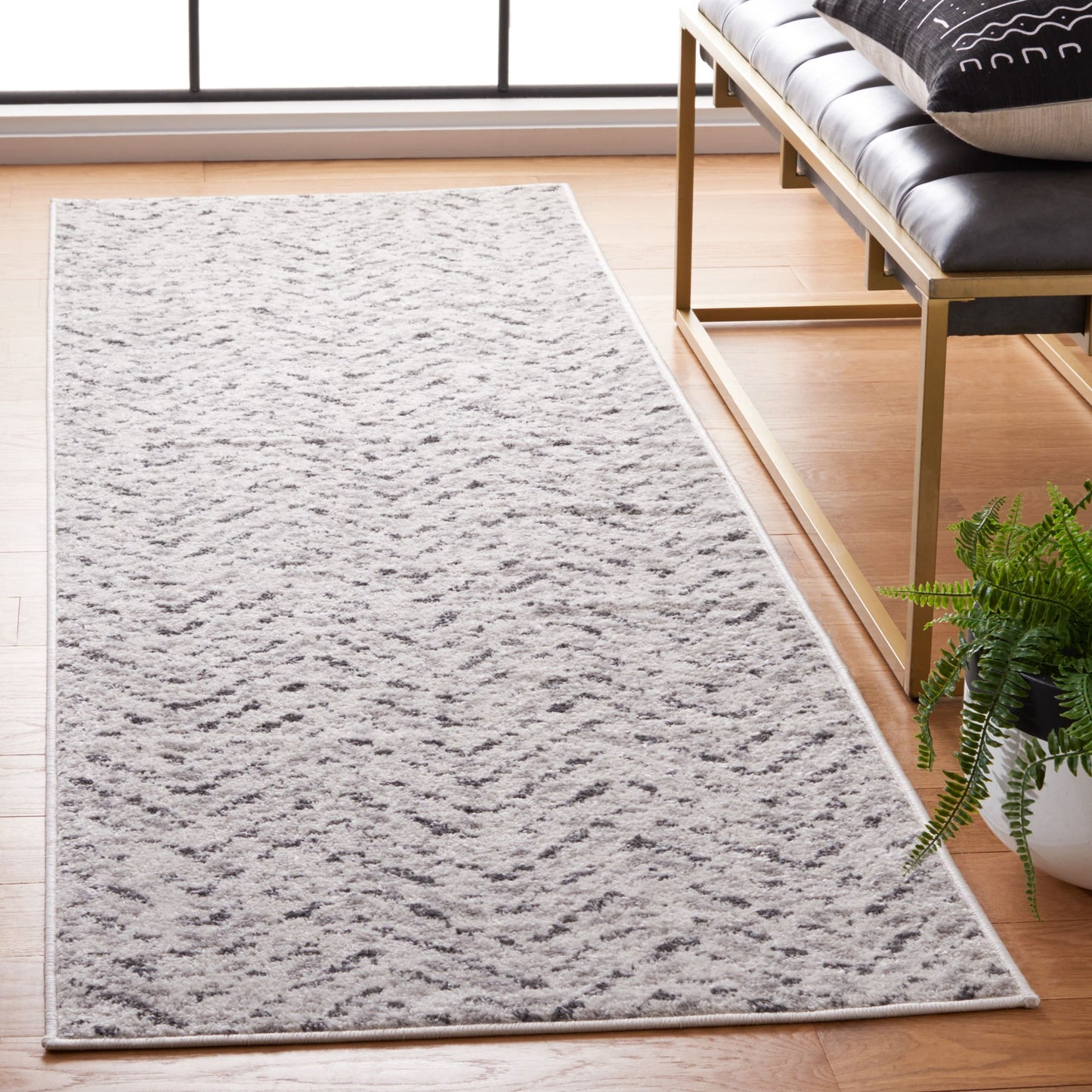 Tapis Adirondack Hildegard Chevron vieilli SAFAVIEH
