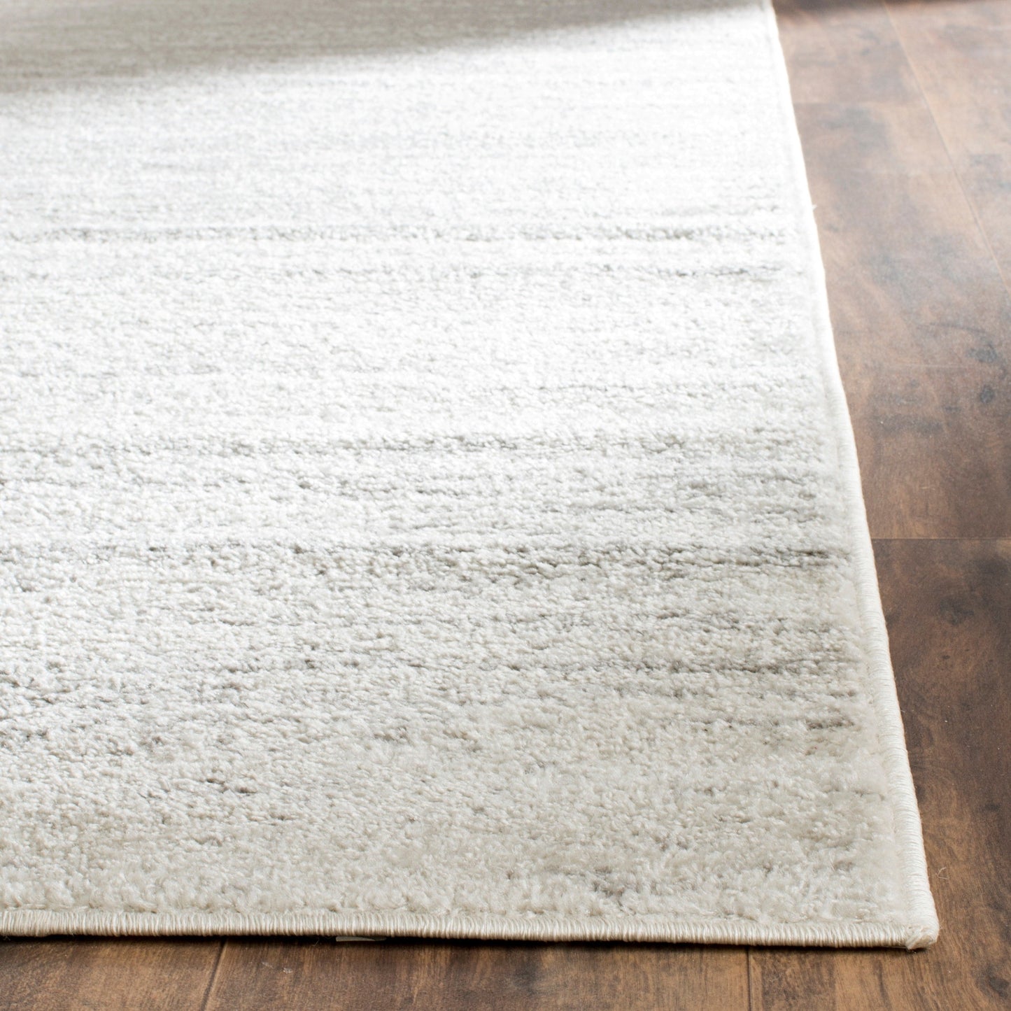 Tapis Adirondack Mieko moderne ombré vieilli SAFAVIEH