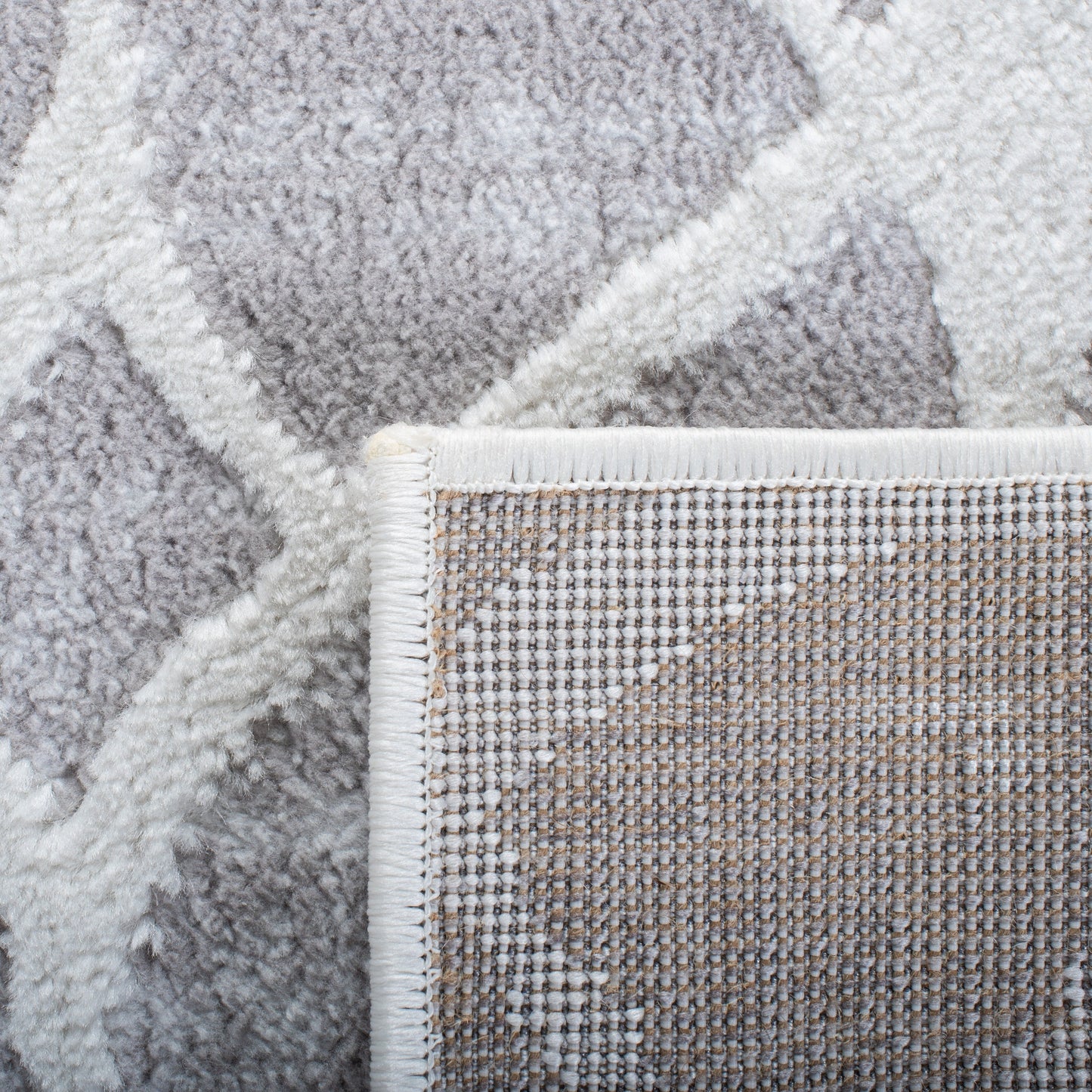 Tapis géométrique vieilli SAFAVIEH Amelia Tanasa