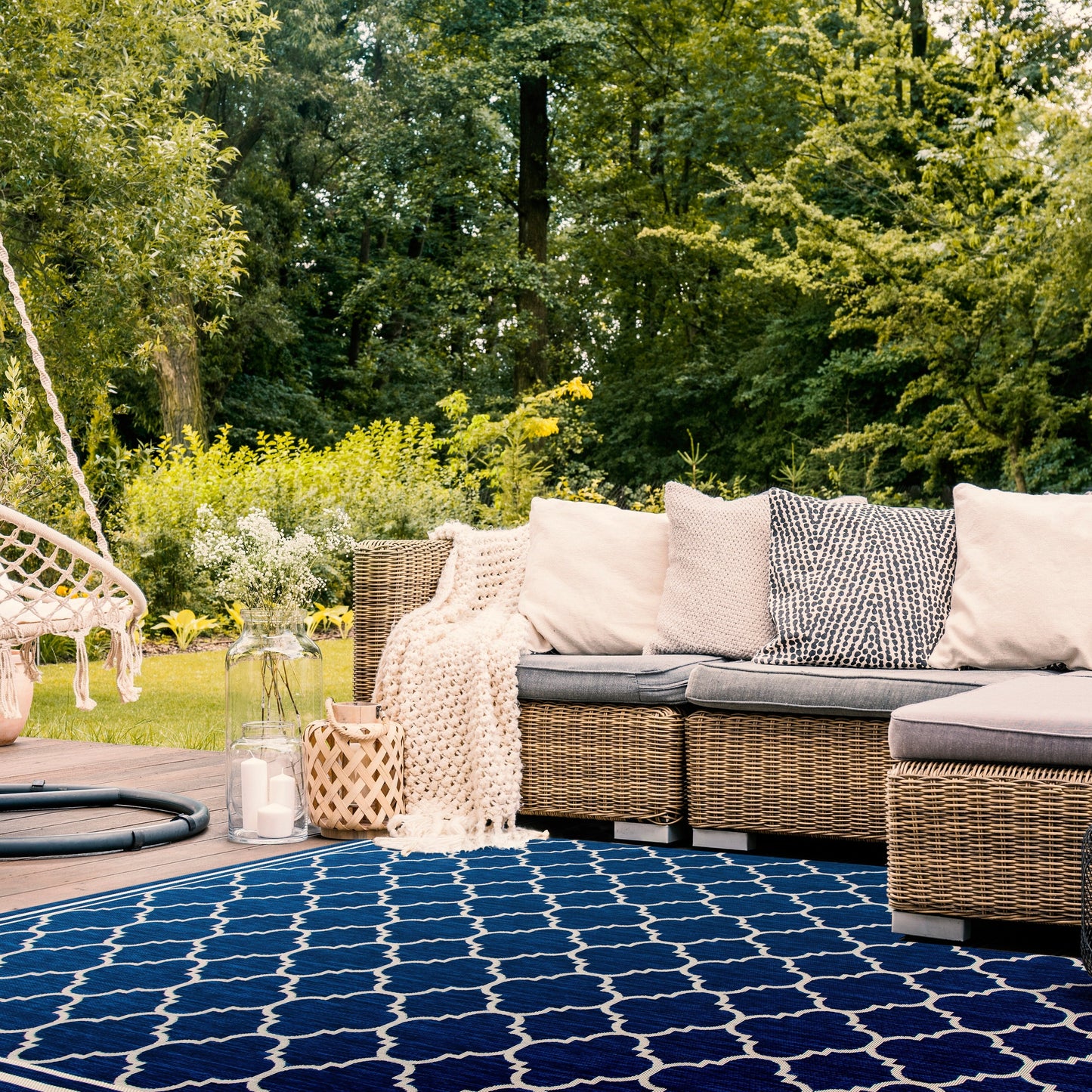 SAFAVIEH Courtyard Kristelle Indoor/ Outdoor Waterproof Patio Backyard Rug