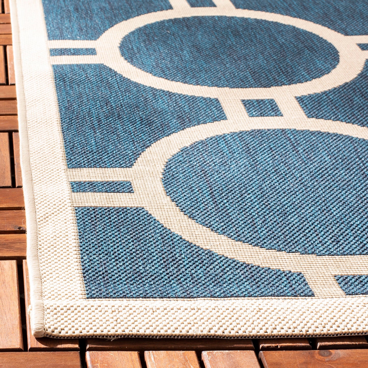 SAFAVIEH Courtyard Nira Indoor/ Outdoor Waterproof Patio Backyard Rug