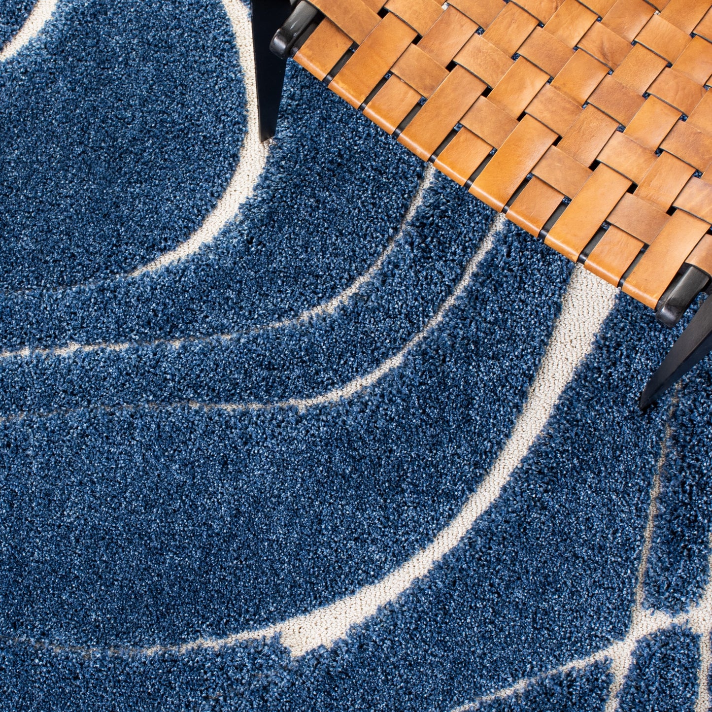 Tapis SAFAVIEH Florida Shag Staka à motifs de vagues abstraites de 3 cm