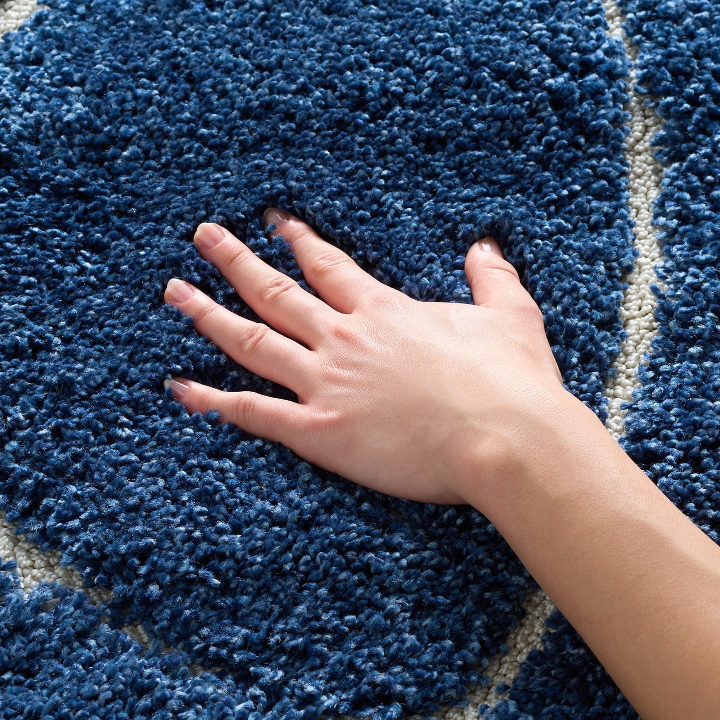 Tapis SAFAVIEH Florida Shag Staka à motifs de vagues abstraites de 3 cm