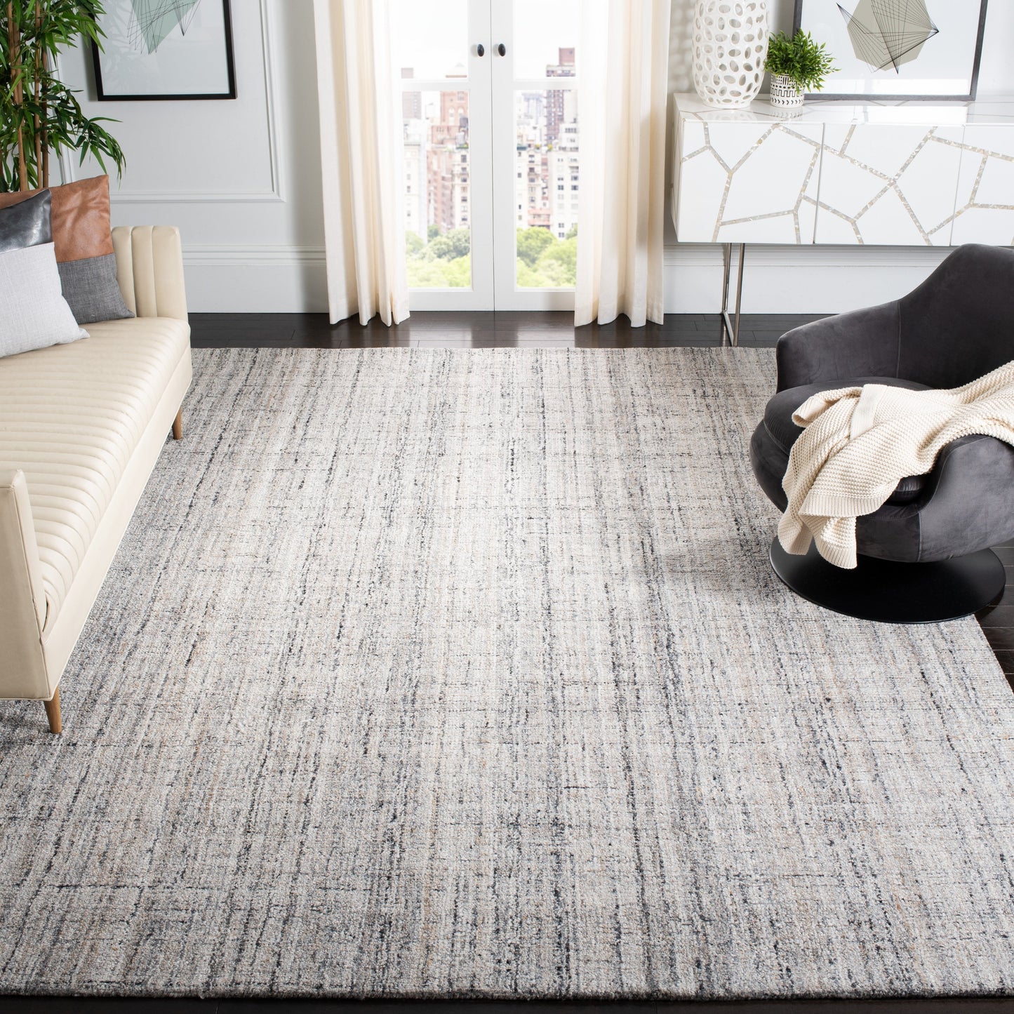 Tapis moderne en viscose corail abstrait fait main SAFAVIEH