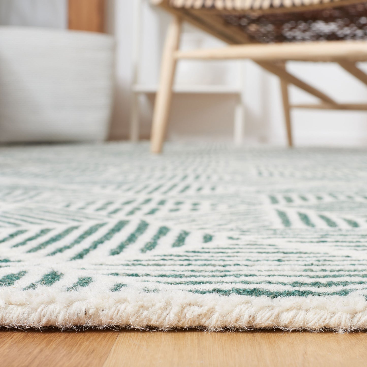 Tapis en laine moderne abstrait Harmanna fait main SAFAVIEH