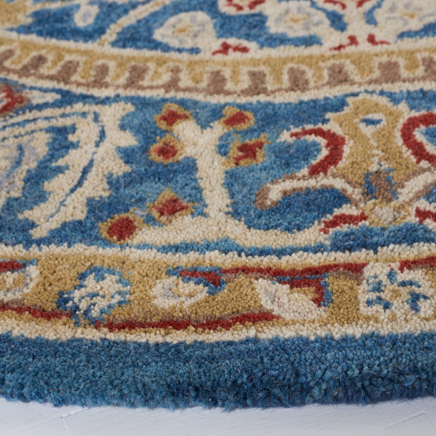 Tapis oriental traditionnel en laine Mirosava fait main SAFAVIEH