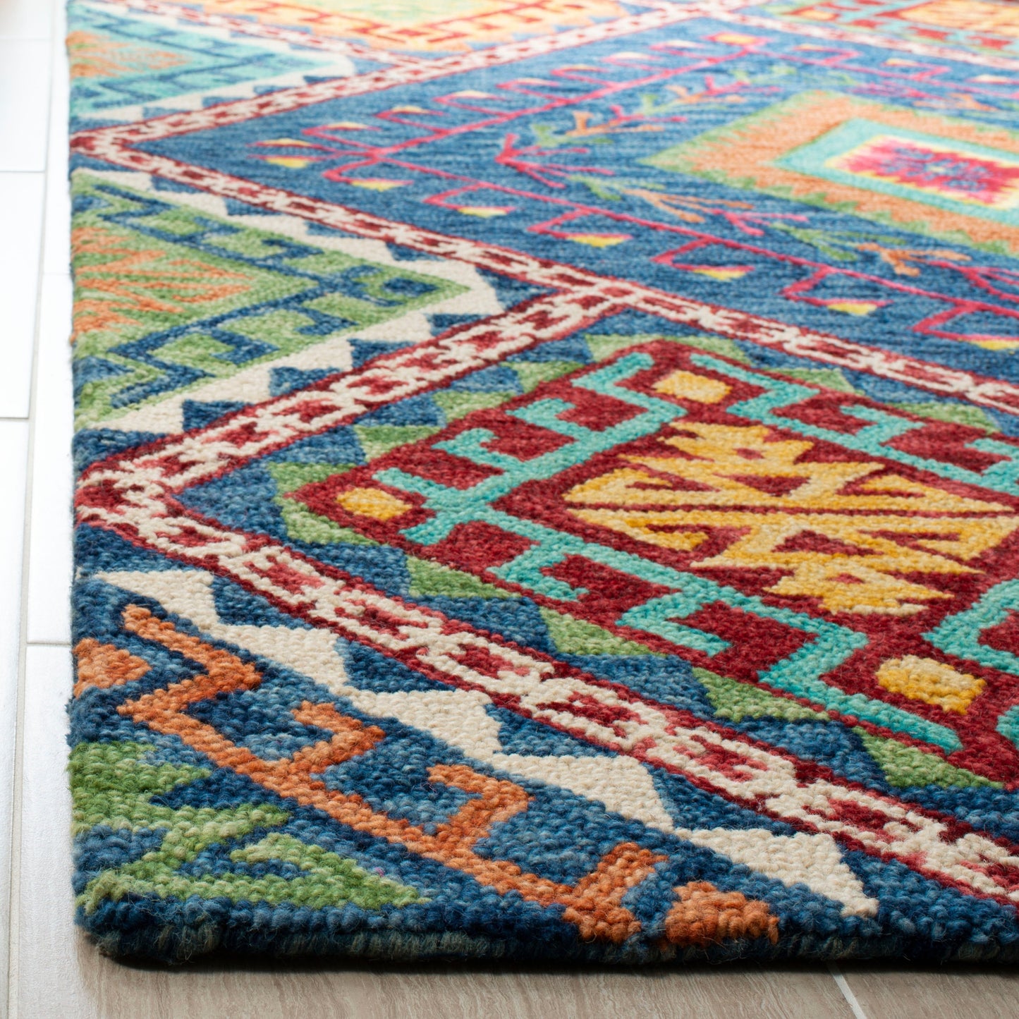 Tapis tribal bohème en laine Aspen Marisca fait main SAFAVIEH