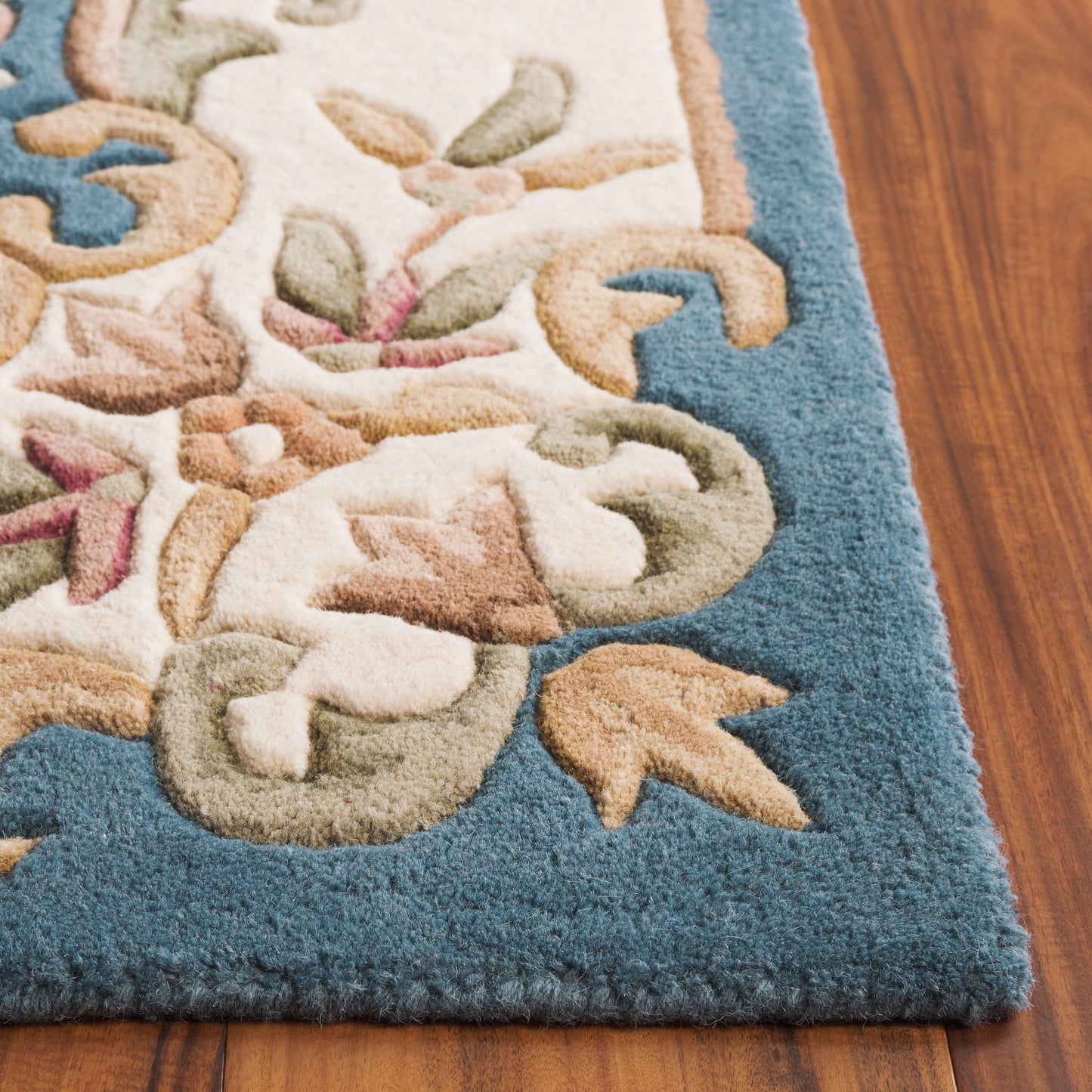 Tapis traditionnel en laine Aubusson Hale fait main SAFAVIEH.