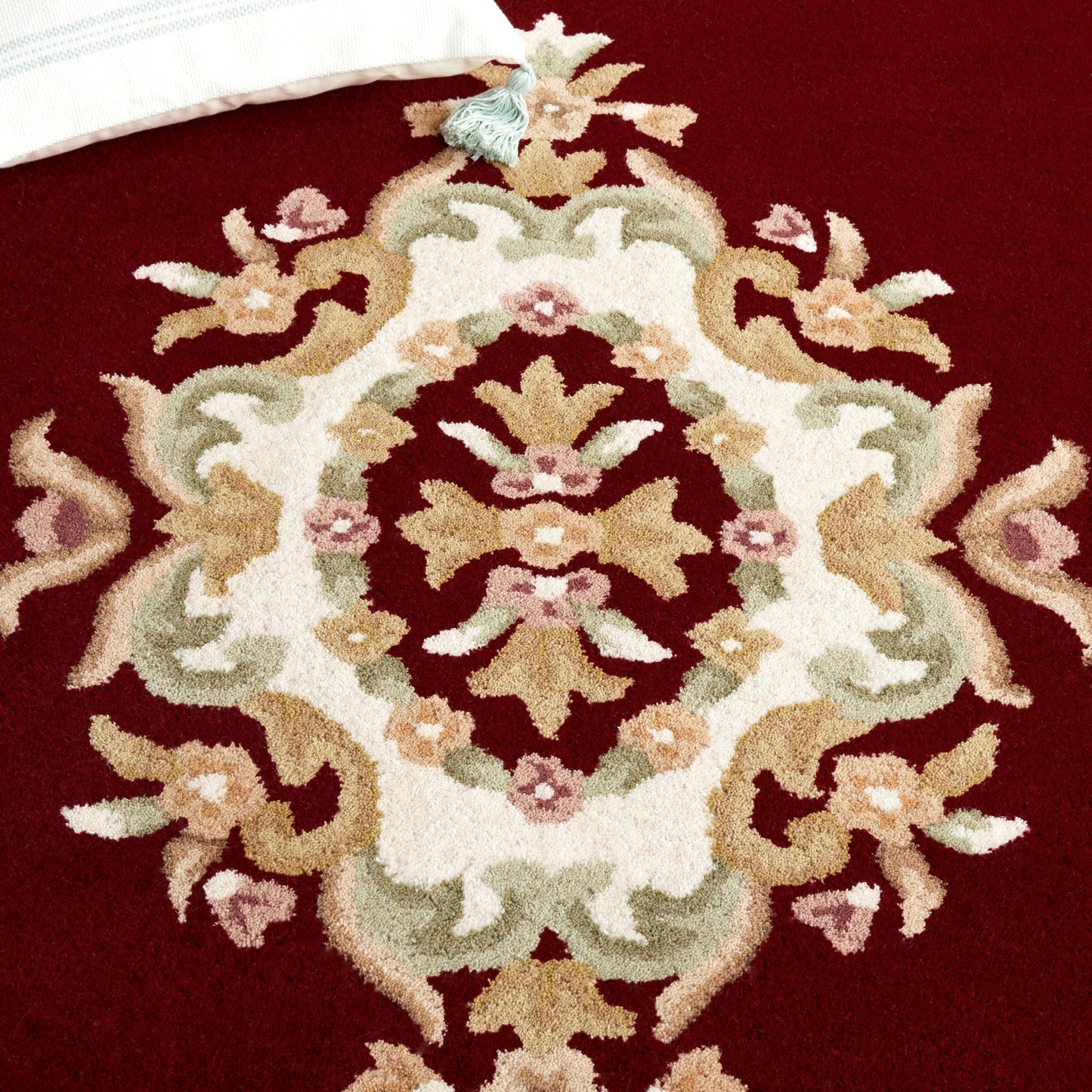 Tapis traditionnel en laine Aubusson Hale fait main SAFAVIEH.