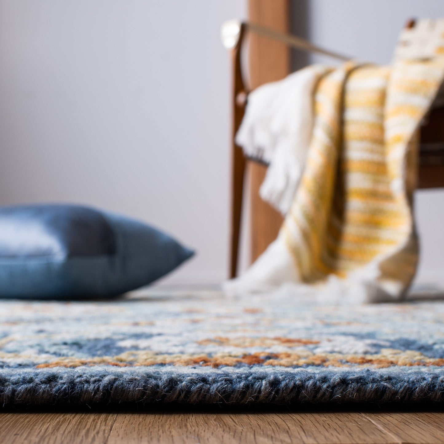 Tapis traditionnel en laine Ademara fait main SAFAVIEH Blossom