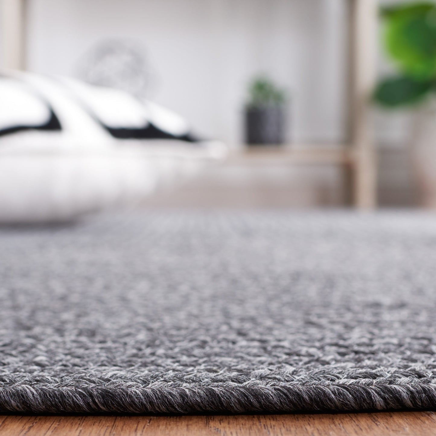 Tapis décontracté tressé fait main SAFAVIEH Anthi