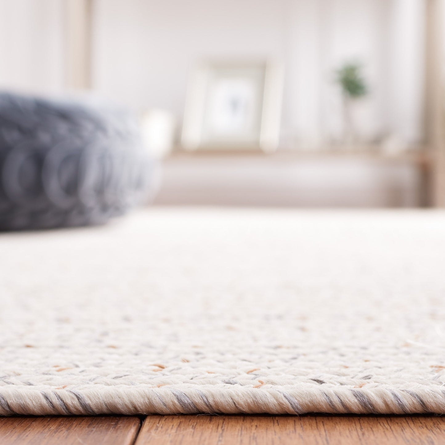 Tapis décontracté tressé fait main SAFAVIEH Anthi