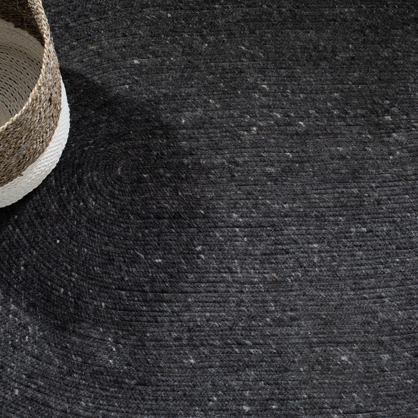 Tapis de campagne en laine tressée à la main SAFAVIEH