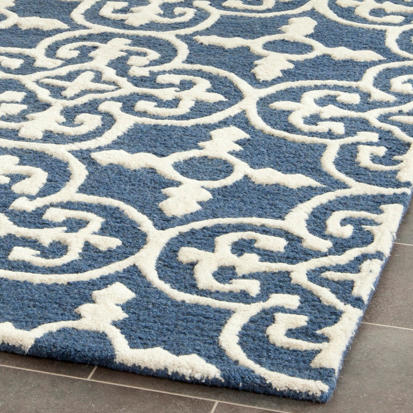 Tapis moderne en laine Shigemi Cambridge fait main SAFAVIEH