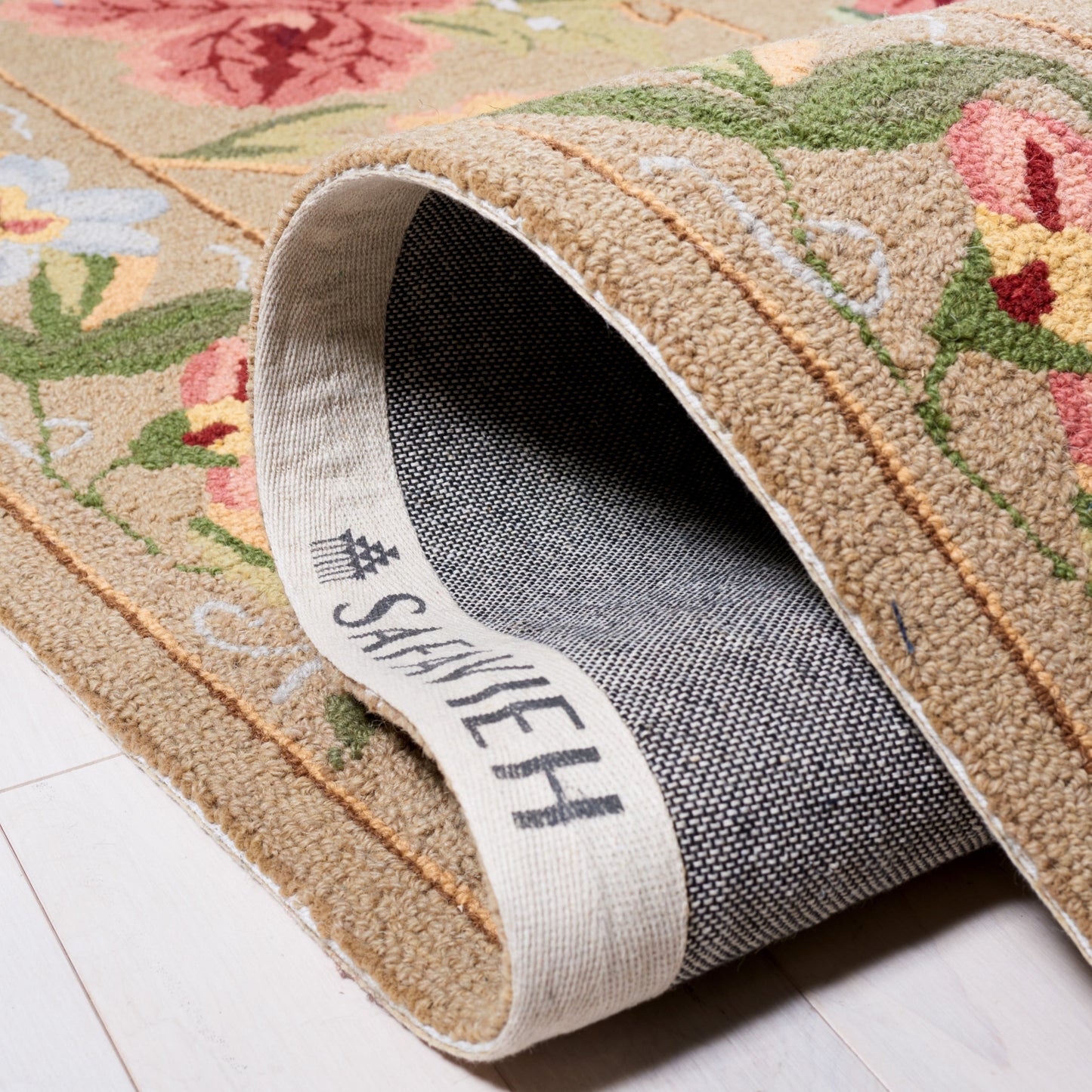 Tapis en laine floral Chelsea Yauhenia fait main SAFAVIEH de style campagnard français