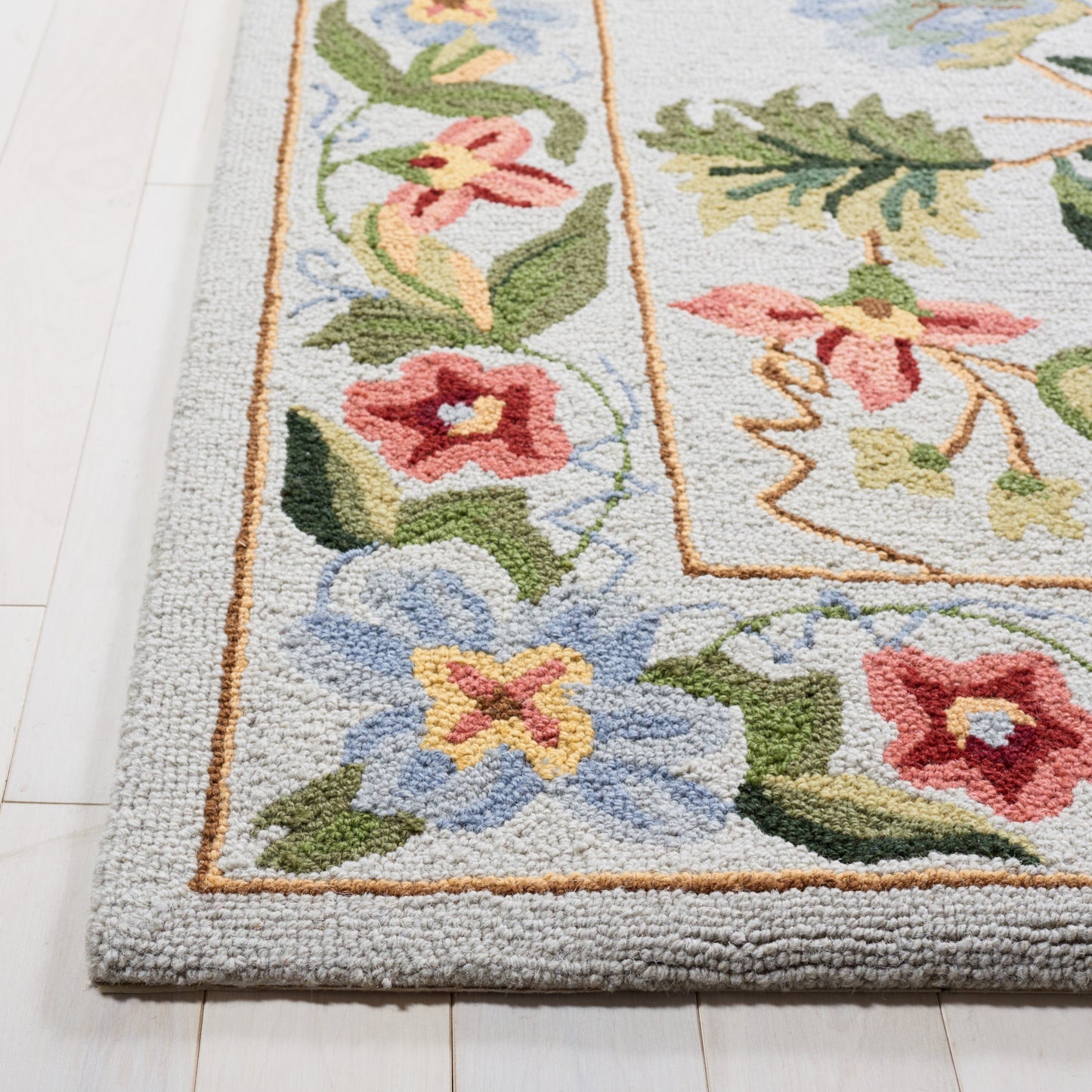 Tapis en laine floral Chelsea Yauhenia fait main SAFAVIEH de style campagnard français
