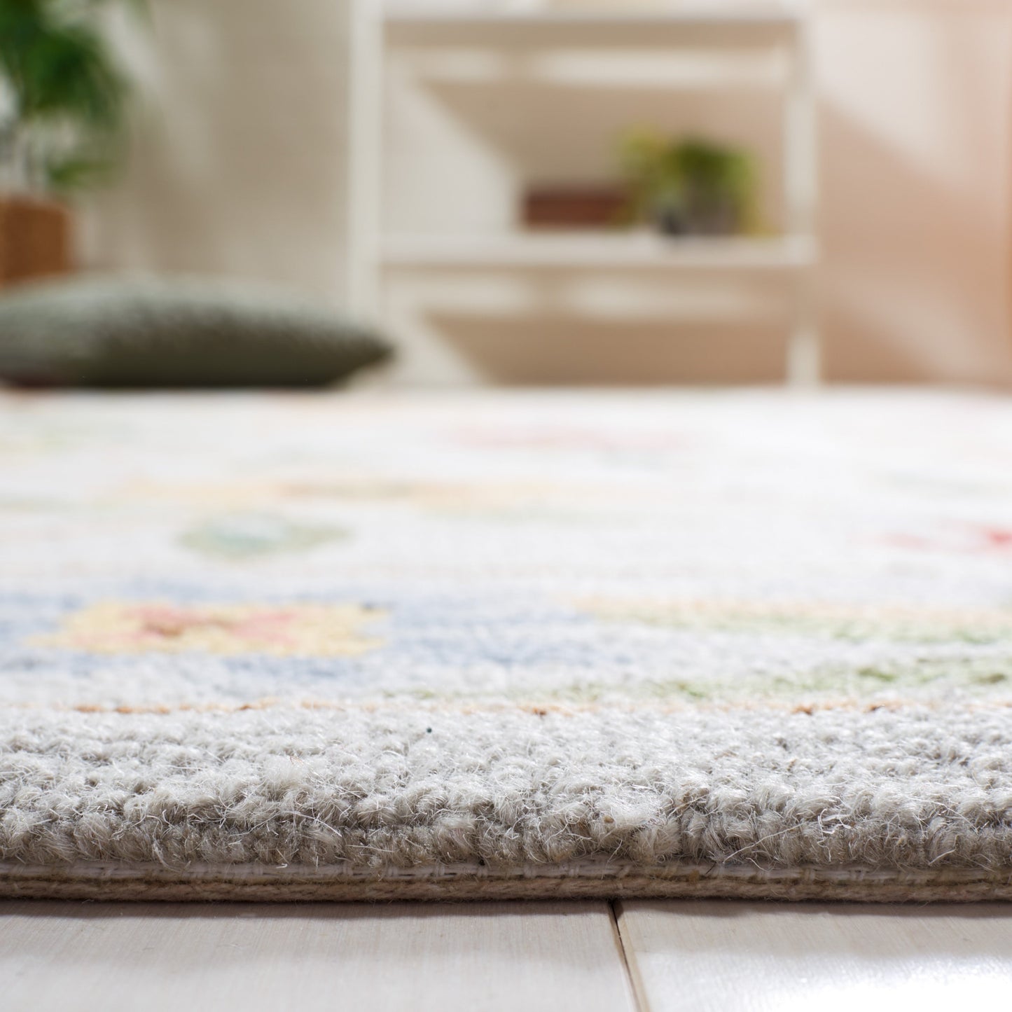 Tapis en laine floral Chelsea Yauhenia fait main SAFAVIEH de style campagnard français