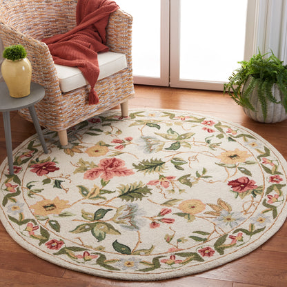 Tapis en laine floral Chelsea Yauhenia fait main SAFAVIEH de style campagnard français