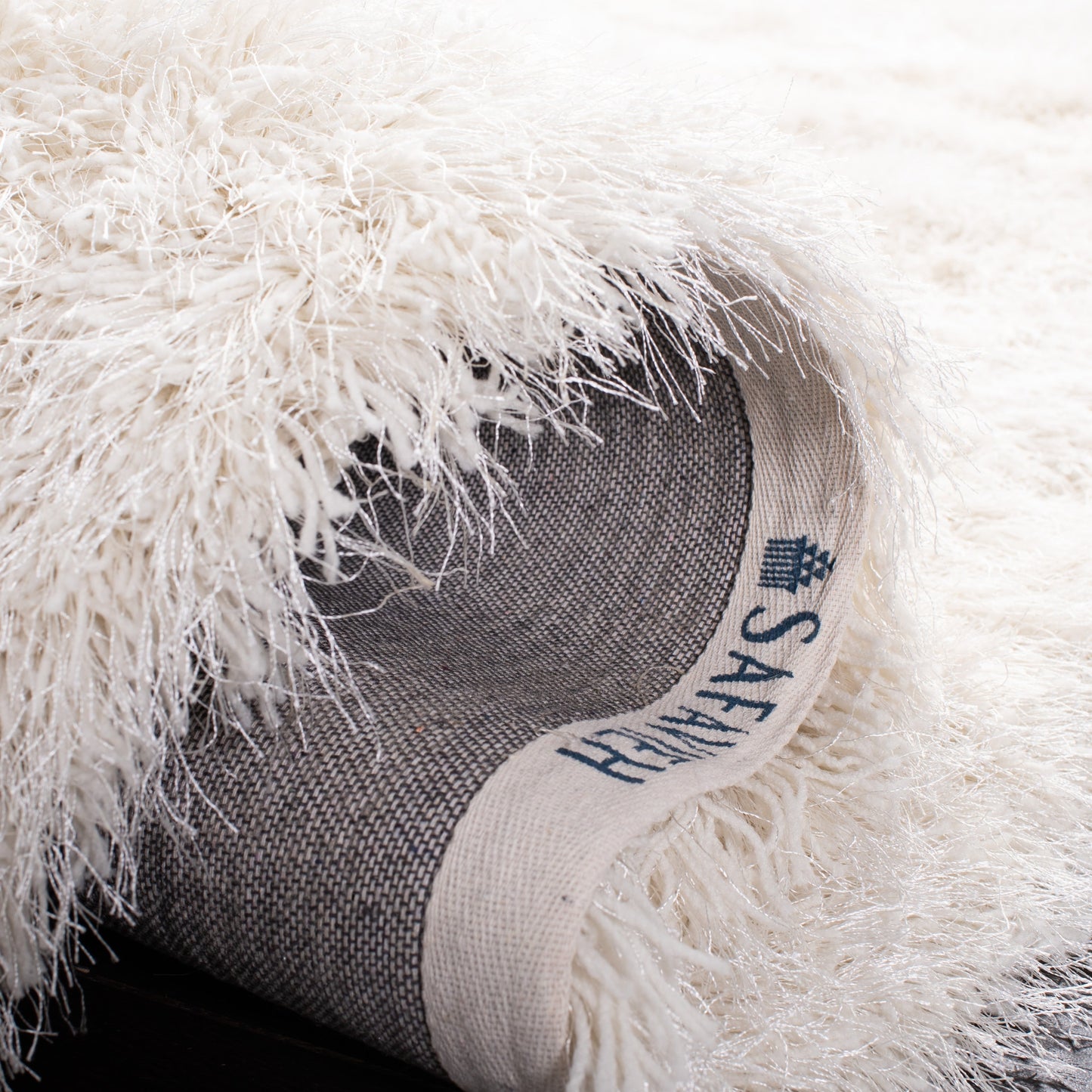 Tapis Fiona Shag Djenka fait main SAFAVIEH de 3 pouces d'épaisseur