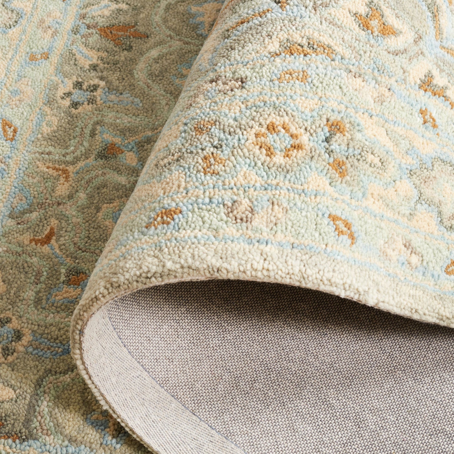 Tapis traditionnel en laine damassée fait main SAFAVIEH