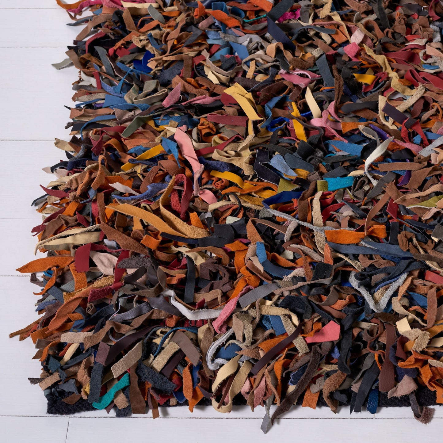 Tapis décoratif moderne en cuir fait main SAFAVIEH Shag Doinita