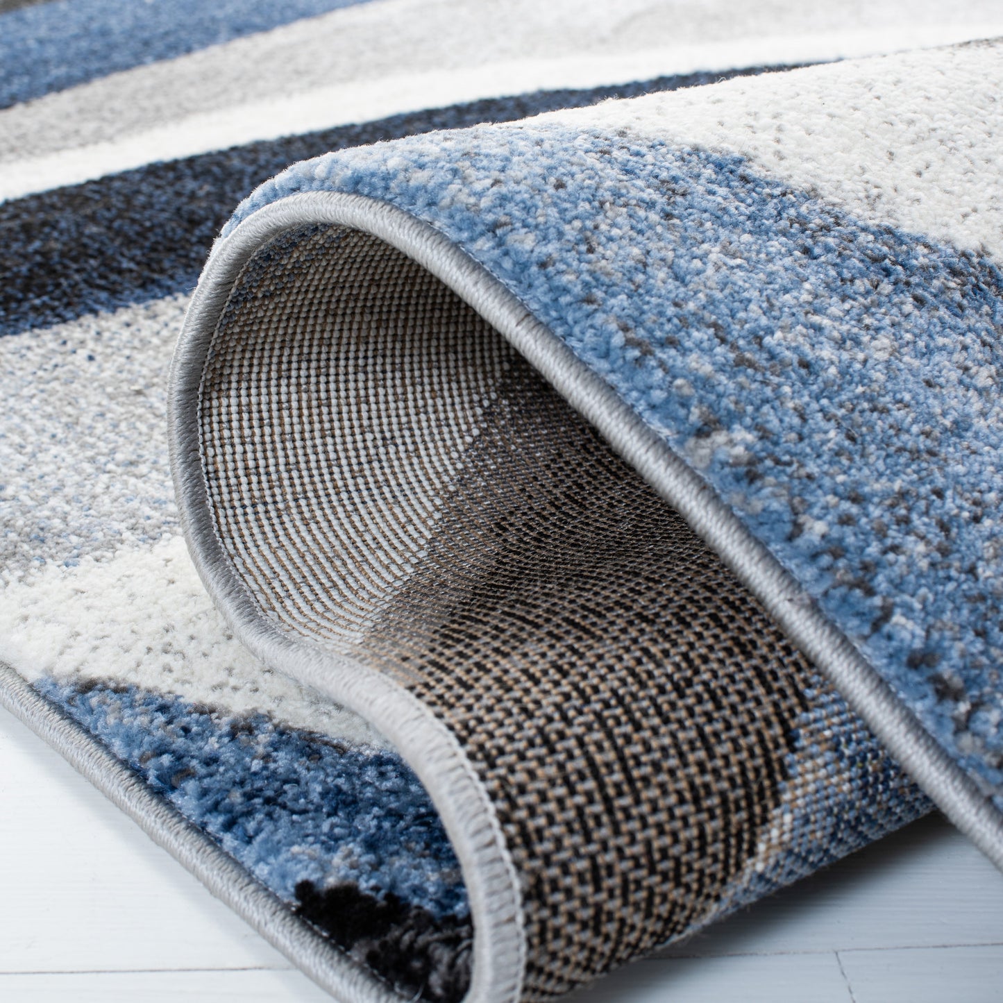 SAFAVIEH Hollywood Zohreh Mid-Century Modern Abstract Rug