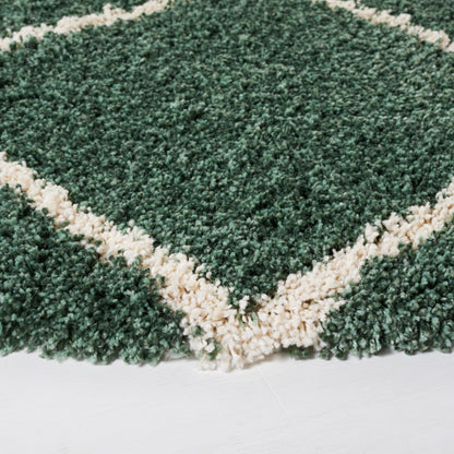 SAFAVIEH Hudson Shag Raili Diamond Trellis 2-inch Thick Rug