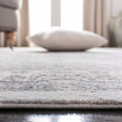 SAFAVIEH Isabella Roxann Traditional Oriental Rug