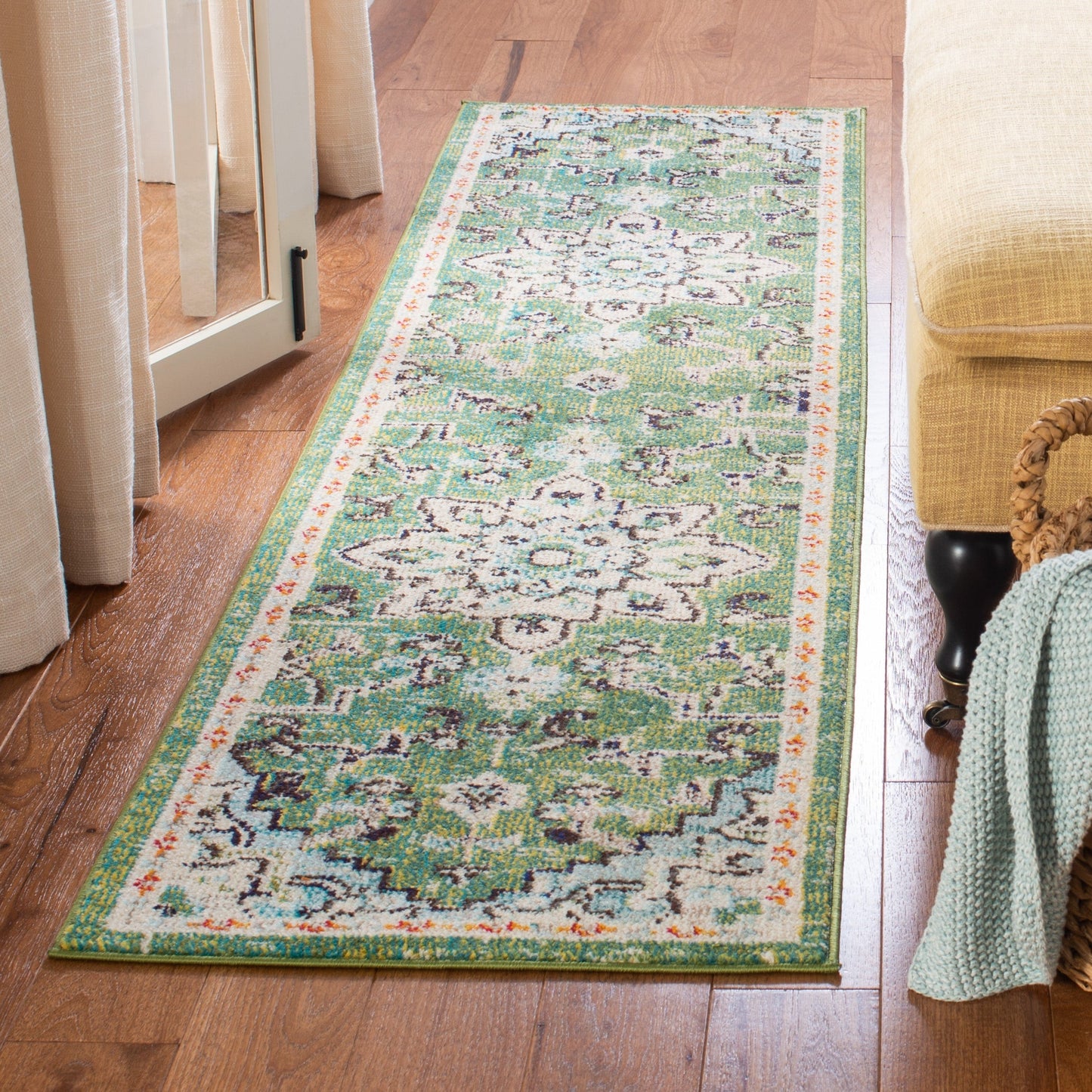 SAFAVIEH Madison Katelijne Boho Medallion Distressed Area Rug