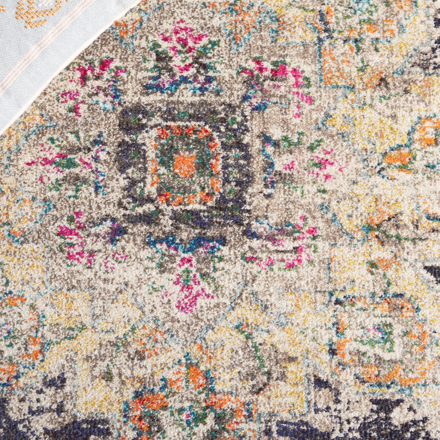 SAFAVIEH Madison Katelijne Boho Medallion Distressed Area Rug
