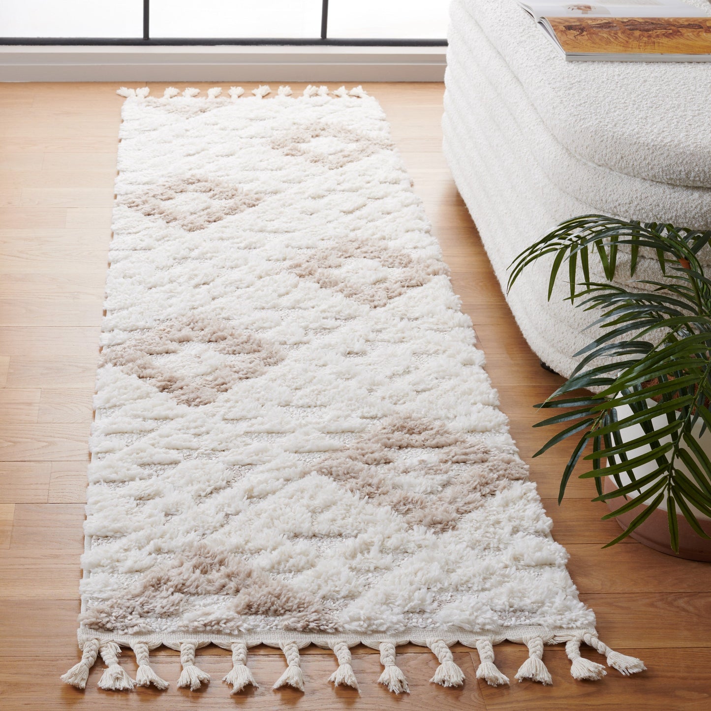SAFAVIEH Moroccan Tassel Shag Delores 2-inch Thick Rug