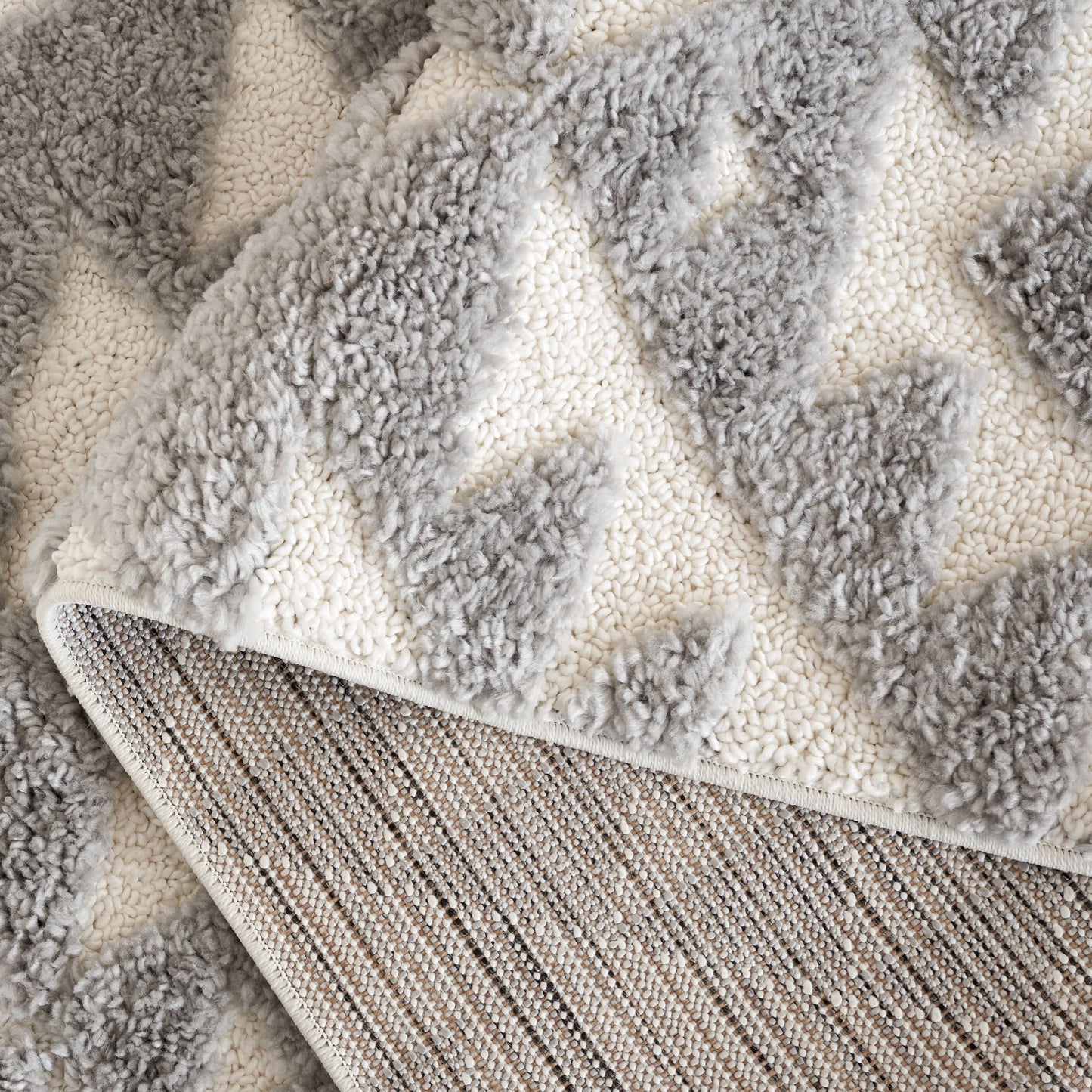 SAFAVIEH Moroccan Tassel Shag Delores 2-inch Thick Rug