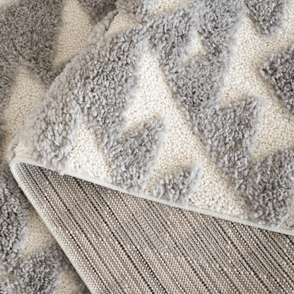 SAFAVIEH Moroccan Tassel Shag Delores 2-inch Thick Rug