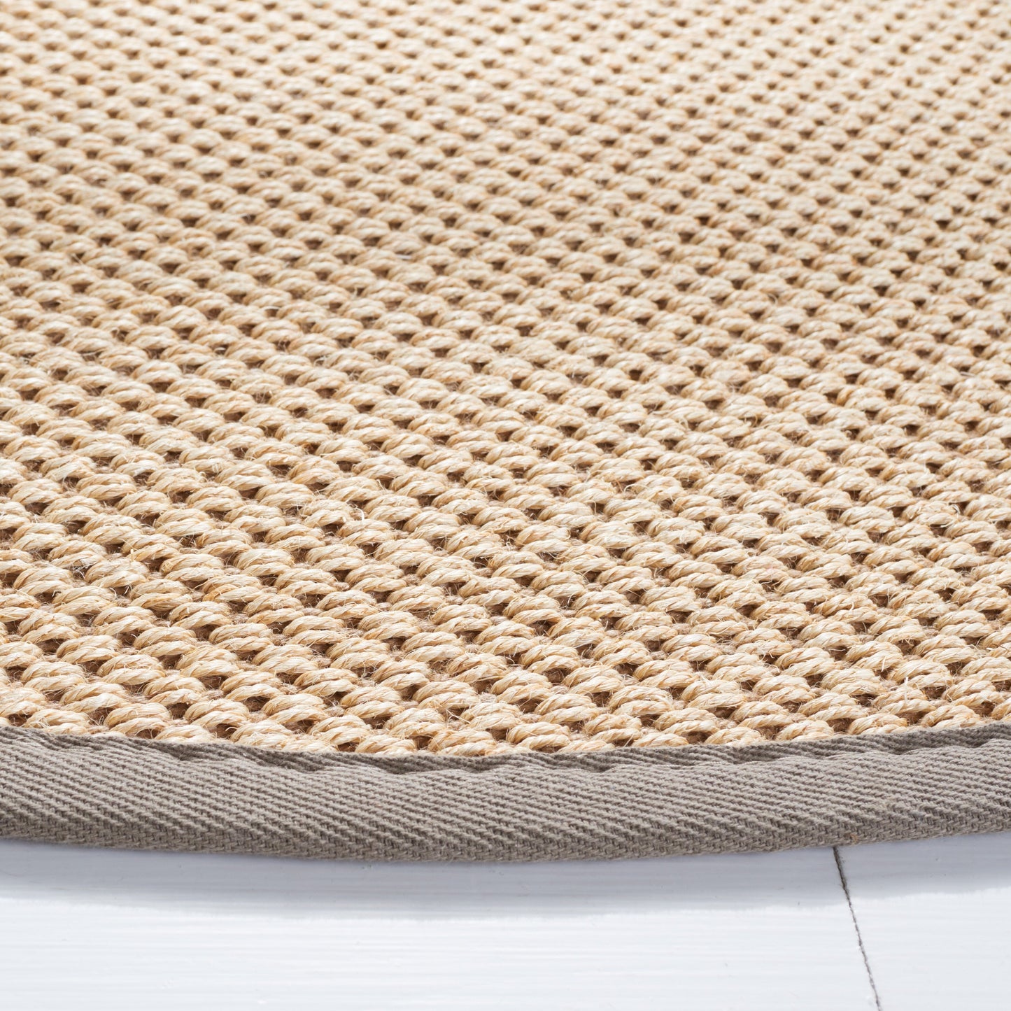SAFAVIEH Natural Fiber Venus Casual Border Sisal Rug