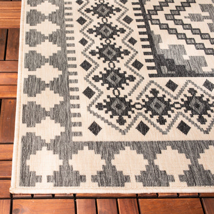 SAFAVIEH Veranda Rita Indoor/ Outdoor Waterproof Patio Backyard Rug