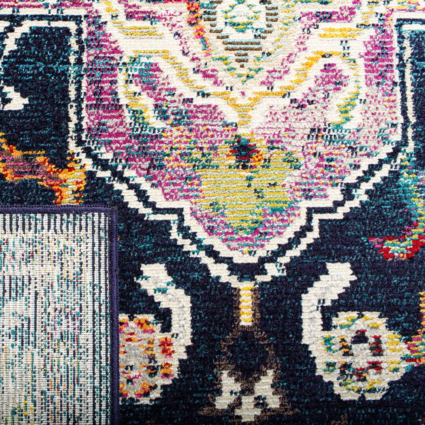SAFAVIEH, Crystal Naimat Vintage Boho Medallion Rug
