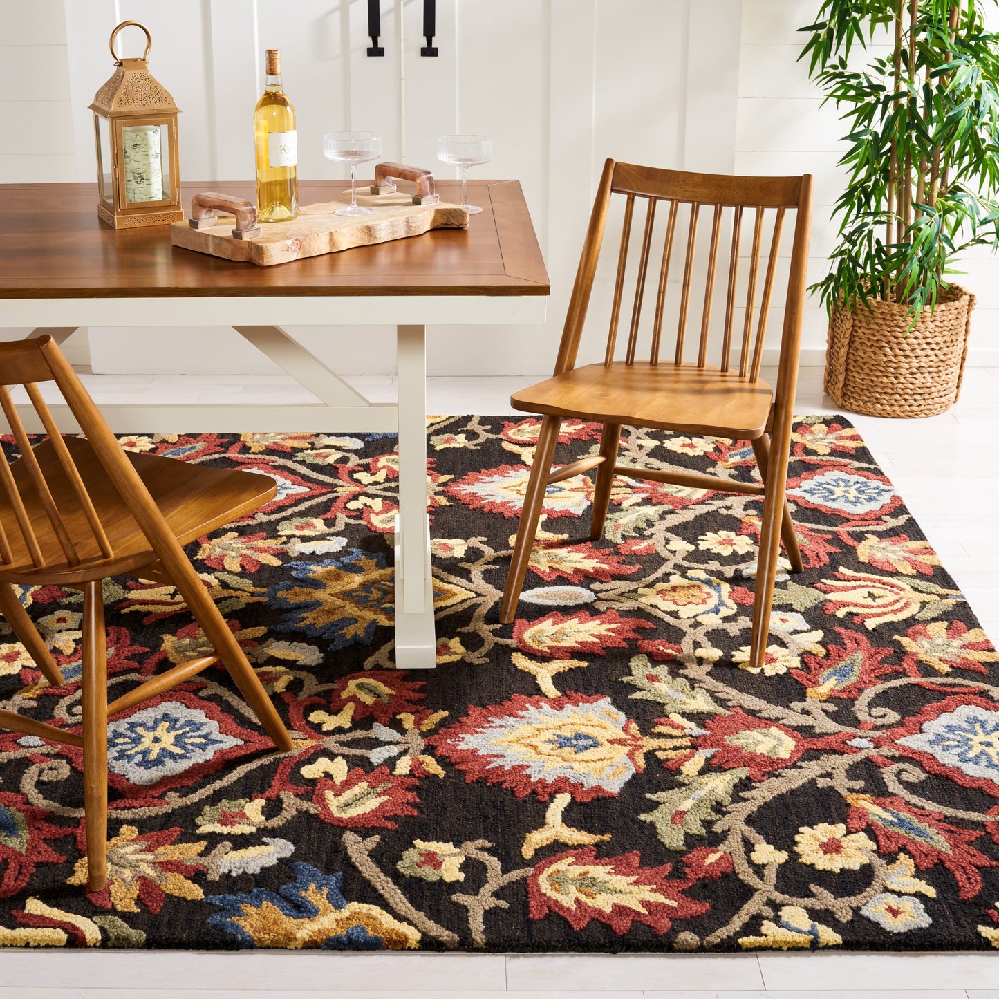 SAFAVIEH, Handmade Marietje Blossom French Country Wool Area Rug