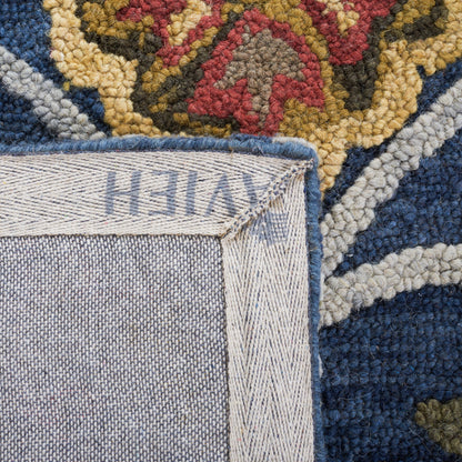SAFAVIEH, Handmade Marietje Blossom French Country Wool Area Rug
