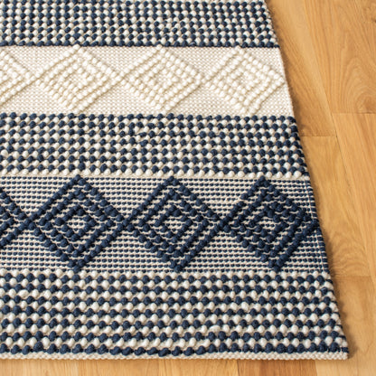 SAFAVIEH, Handmade Natura Paladia Wool Rug