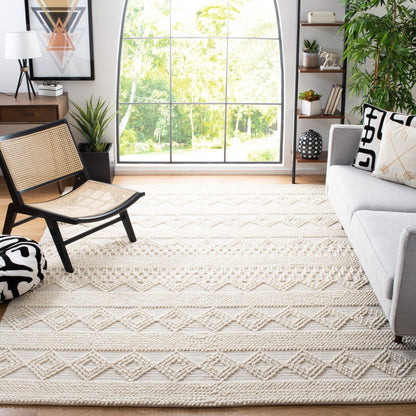 SAFAVIEH, Handmade Natura Paladia Wool Rug